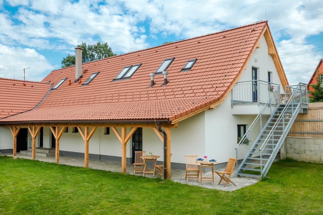 Apartmany Jedovary Trhové Sviny 外观 照片
