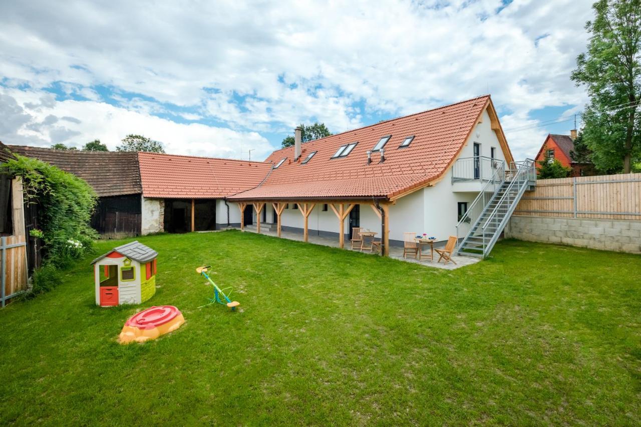 Apartmany Jedovary Trhové Sviny 外观 照片