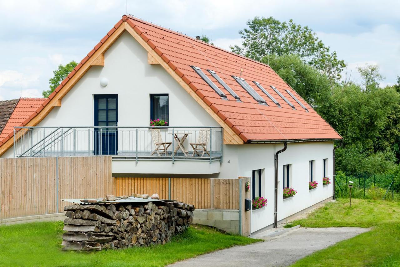 Apartmany Jedovary Trhové Sviny 外观 照片