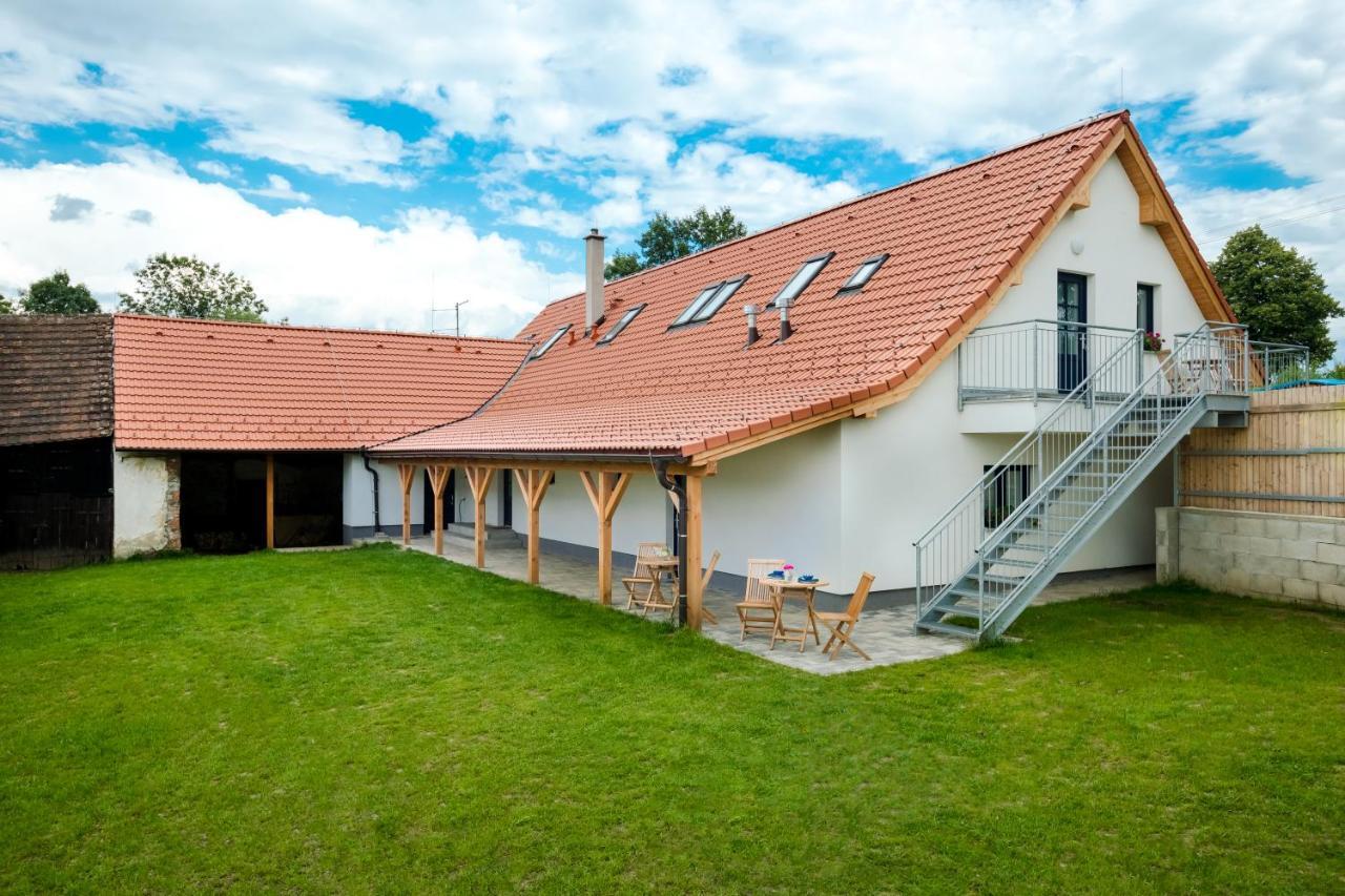 Apartmany Jedovary Trhové Sviny 外观 照片