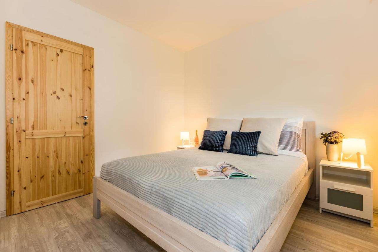 Apartmany Jedovary Trhové Sviny 外观 照片